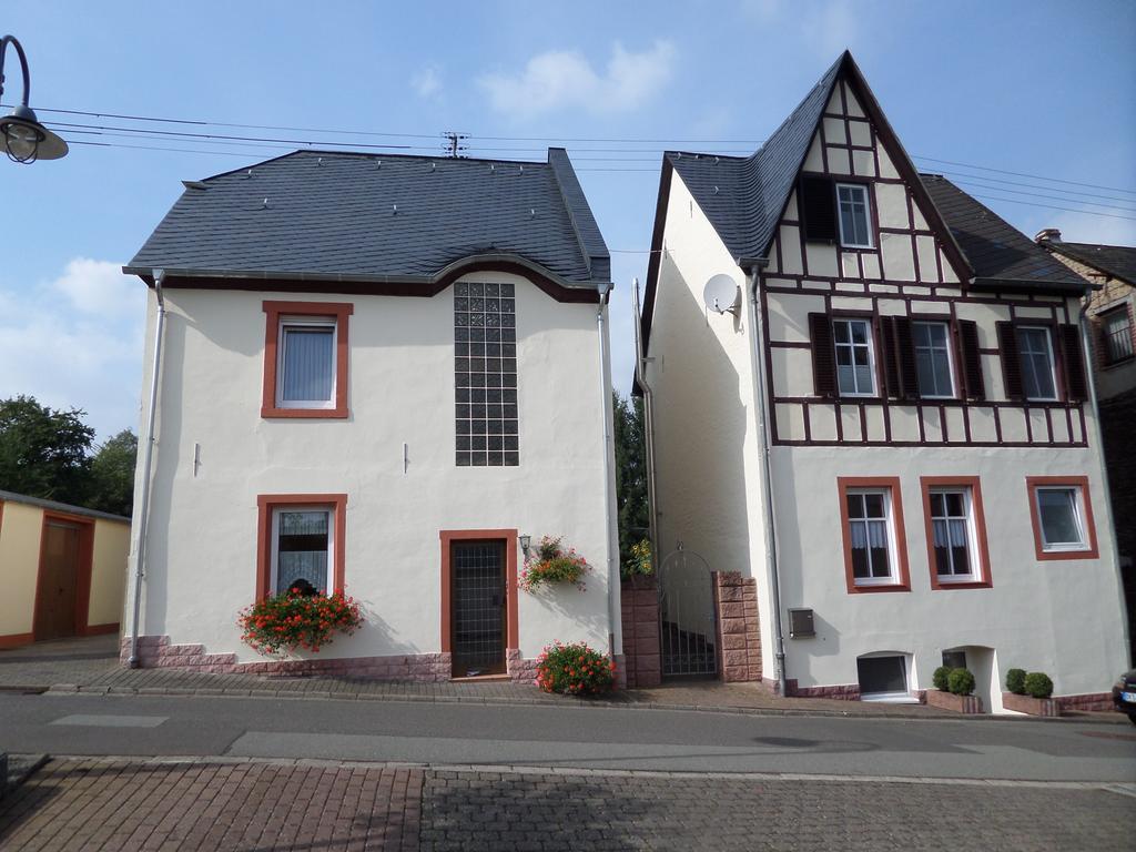 Ferienwohnungen Und Gaestezimmer Peter Busch Verbandsgemeinde Verbandsgemeinde Bernkastel-Kues Buitenkant foto